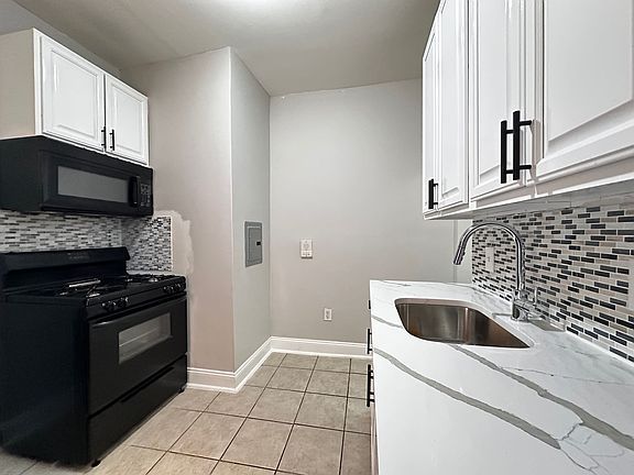 2nd image of 130-134 Corbin Ave #305