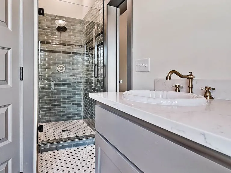 195 N Chicago Way #2 — Photo 8