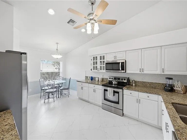 8018 Tauren Ct — Photo 9