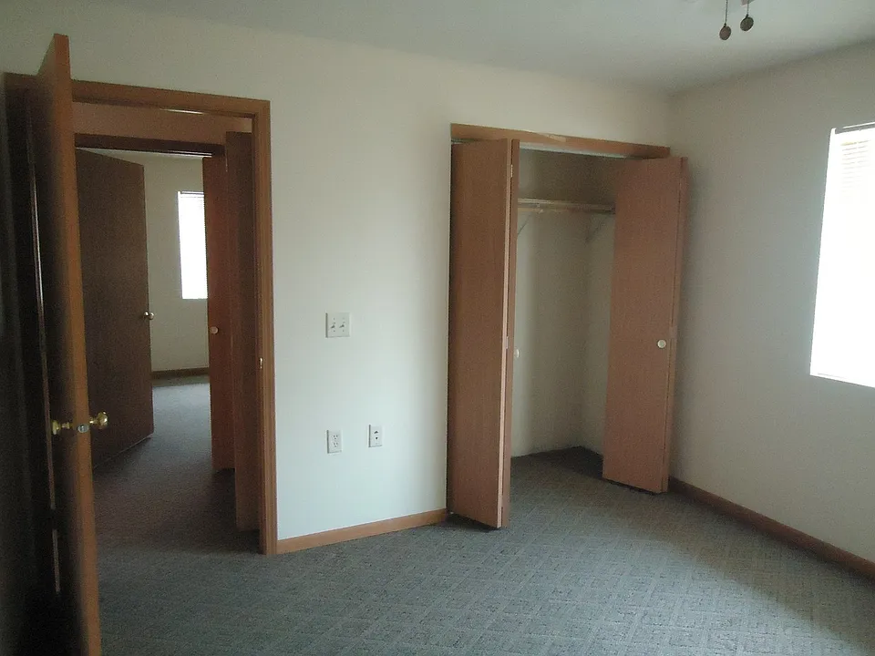 Building Photo 4