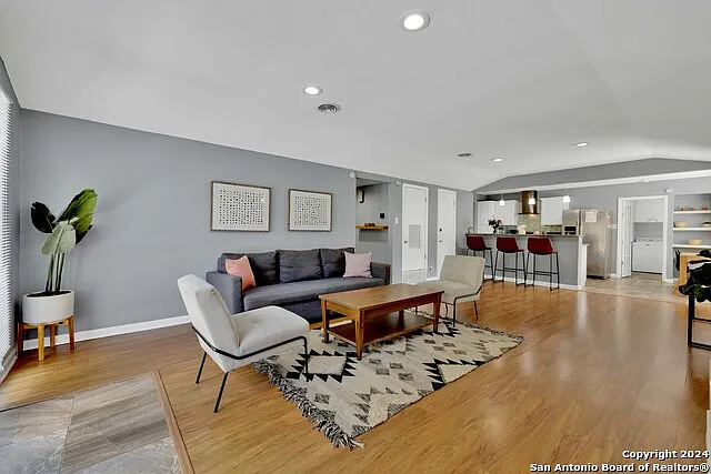 103 Shalimar Dr — Photo 16