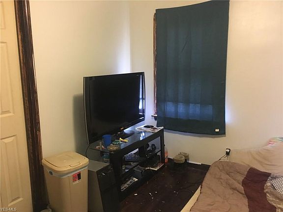 5th image of 1802 Nichols St