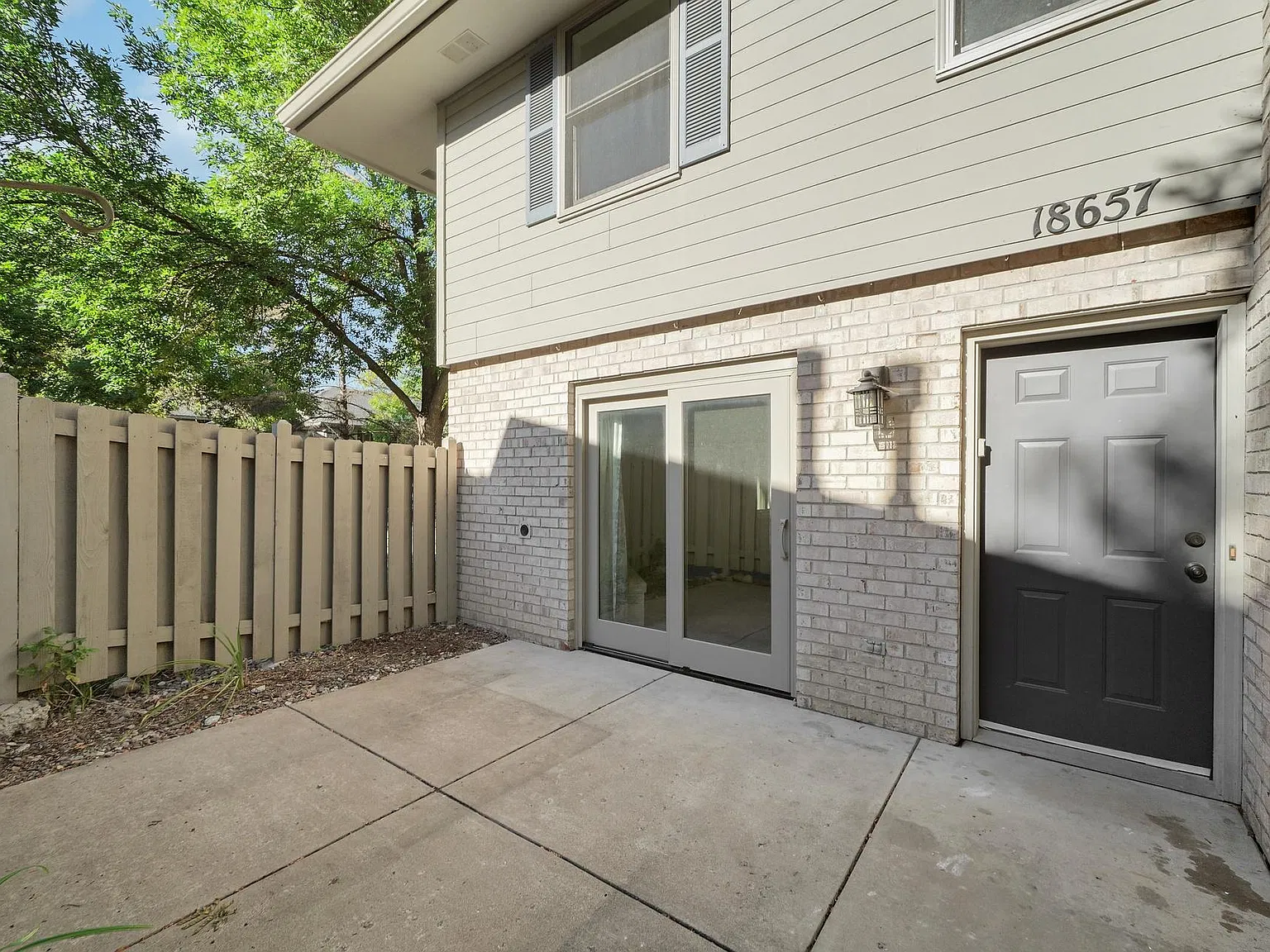 3 bed, 2.5 bath, 1434 sqft, $2,300 — Photo 3