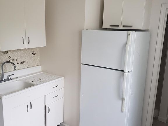 3rd image of 316 2nd Ave APT 3