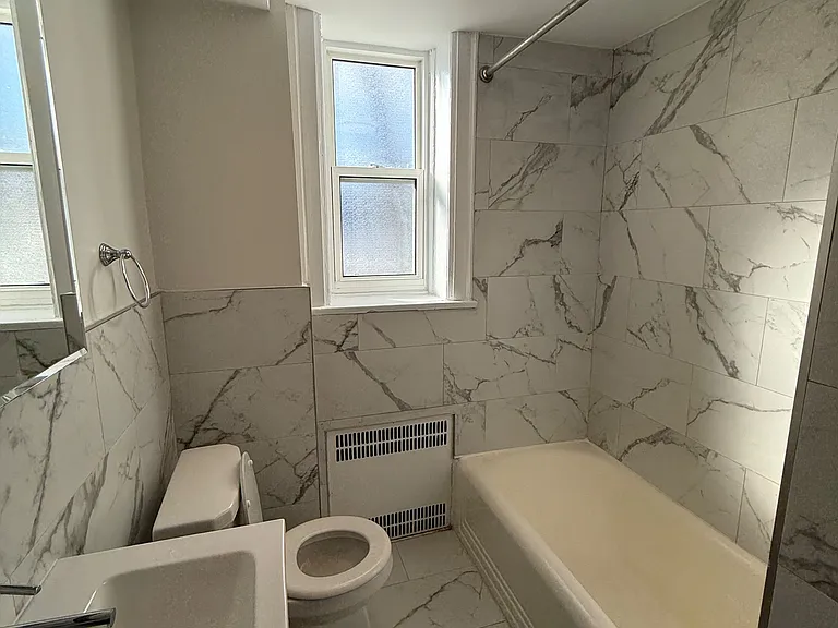464 Spadina Rd #5 — Photo 7
