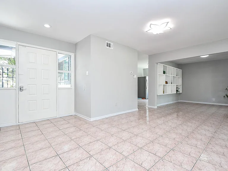 11414 Chariot Dr — Photo 17