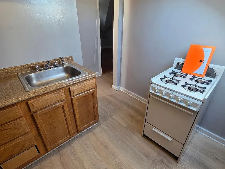 196 Rodman St #2 — Photo 8
