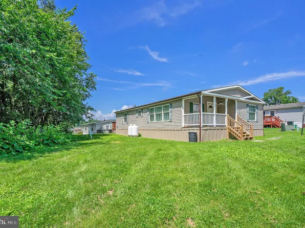 416 Arrowhead Ct, Honey Brook, PA 19344