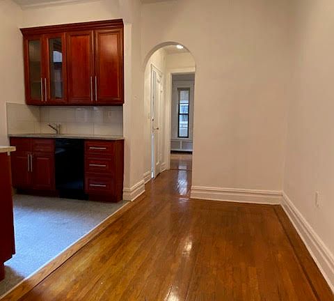 5th image of 49 W 76th St APT 2C