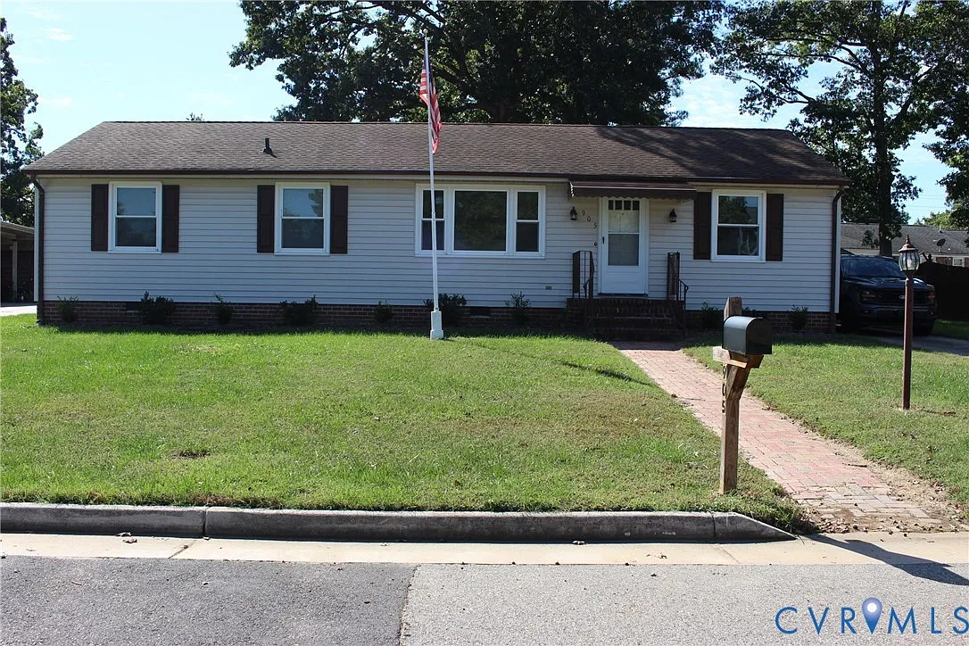 3 bed, 1.5 bath, 1560 sqft, $1,875 — Photo 1