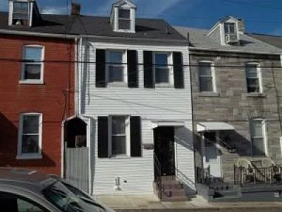 605 Poplar St photo 1