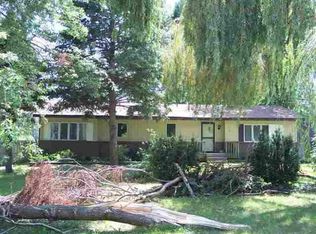 312 Holly Dr, Walkerton, IN