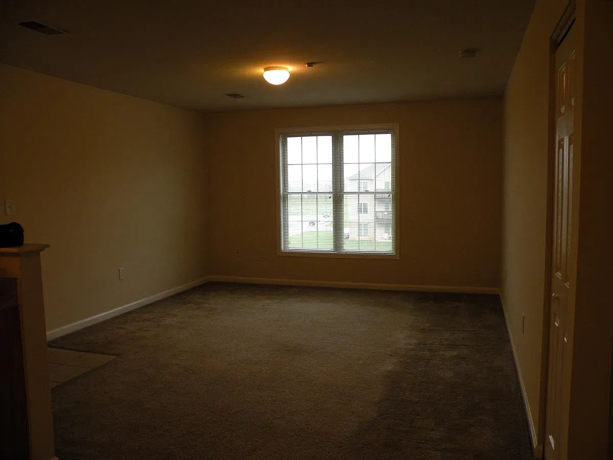 2 bed, $1,200 — Photo 2