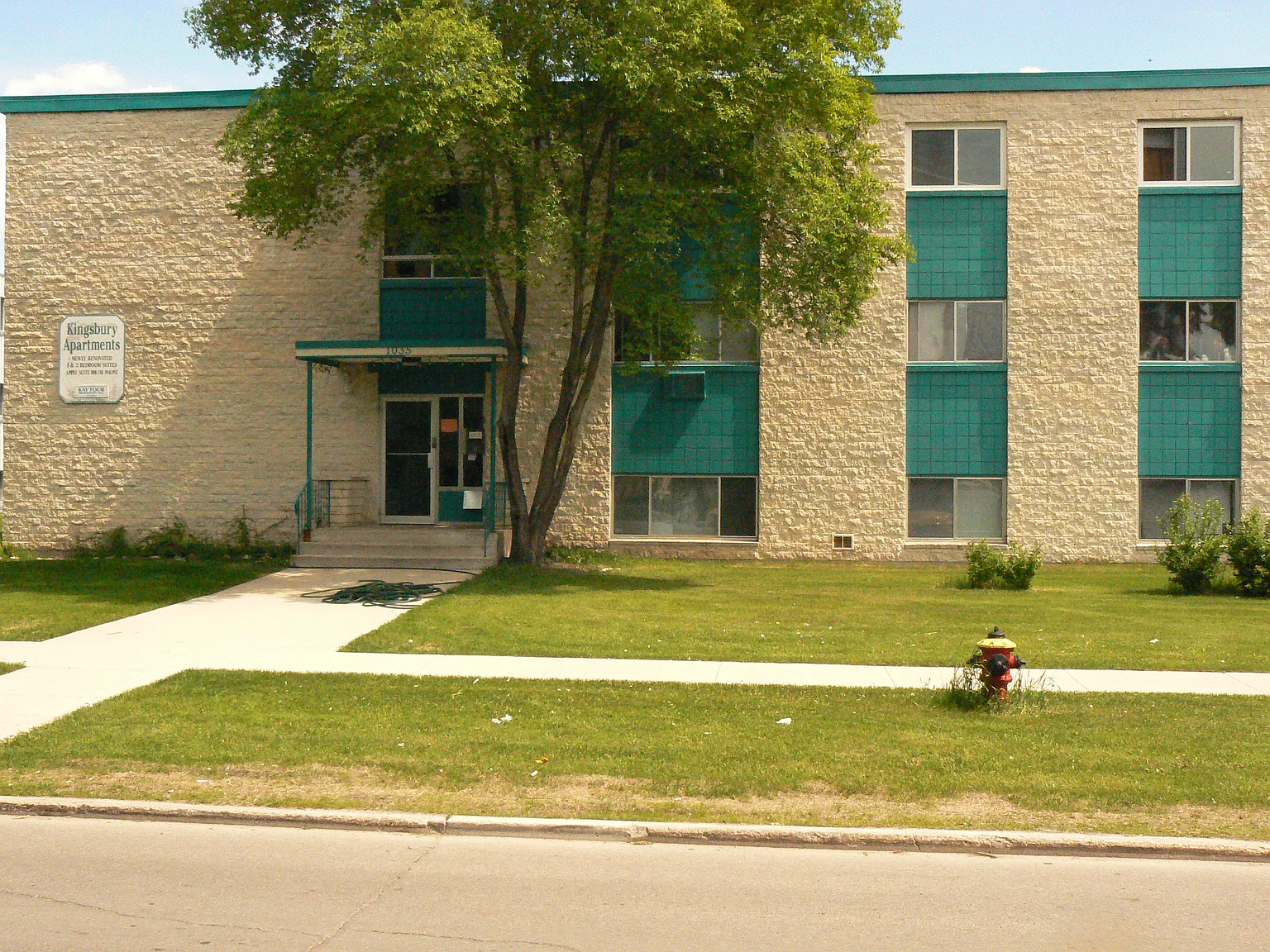 1035 Powers Street — Photo 2