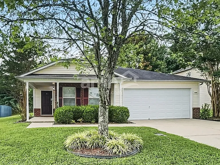 2649 Sutherland Dr — Photo 1