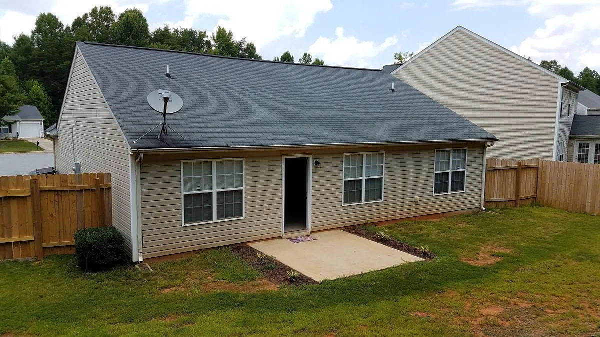 3 bed, 1192 sqft, $1,395 — Photo 4