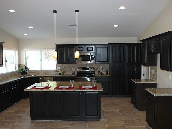 3rd image of 2602 E Verbena Dr