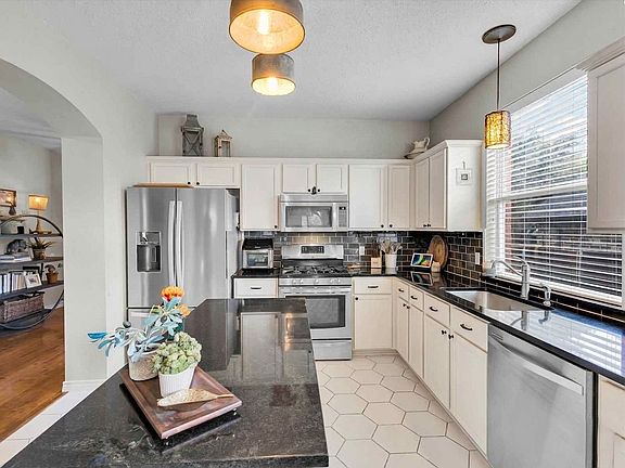 2nd image of 6004 Crestmill Ln