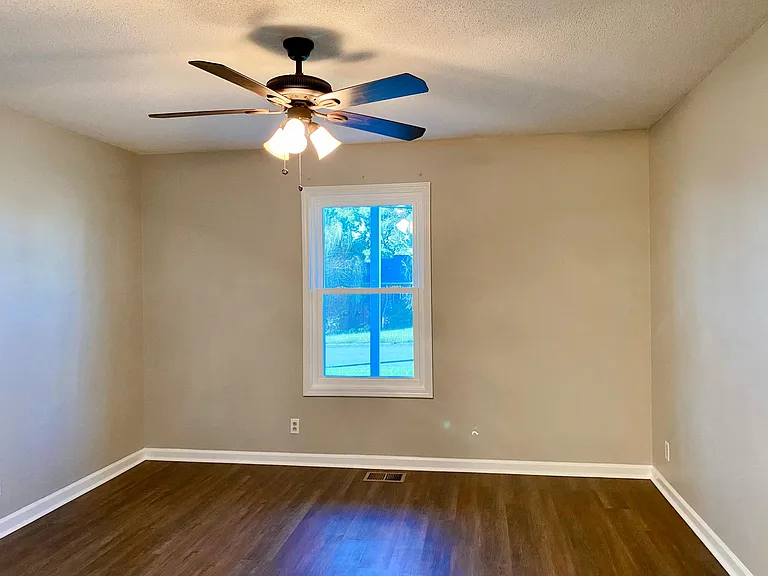 1046 Bobcat Dr — Photo 12