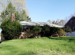 69 Sheephill Rd, Riverside, CT 06878