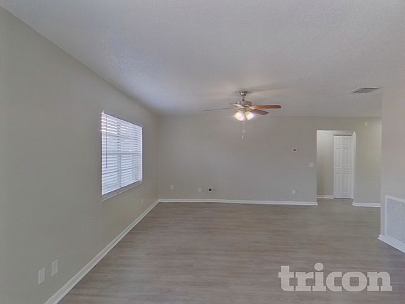 4th image of 309 Regal Park Dr