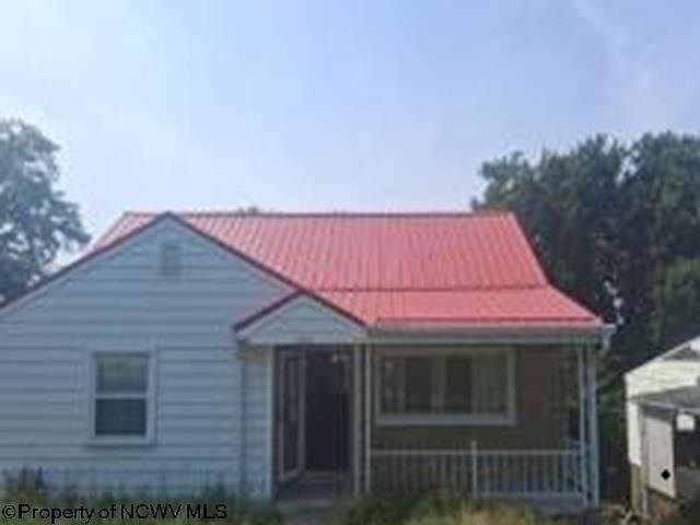 1st image of 604 S 24th St