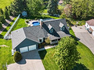 3140 Bluffwood Pl, Saint Joseph, MI 49085