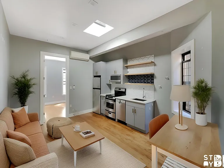 417 Throop Ave #2B — Photo 2