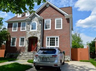 6403 Winnepeg Rd, Bethesda, MD 20817