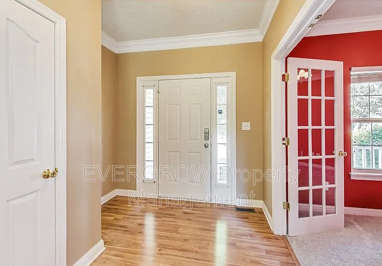 1047 Andrew Ct — Photo 5