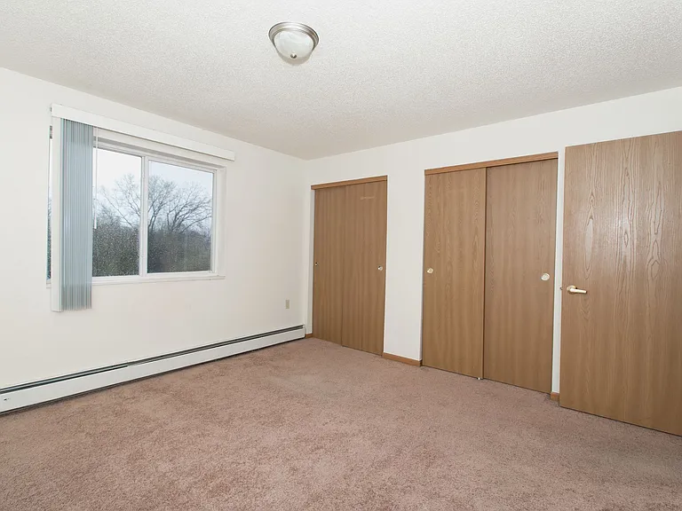 Fox Valley Meadows Apartments — Photo 6
