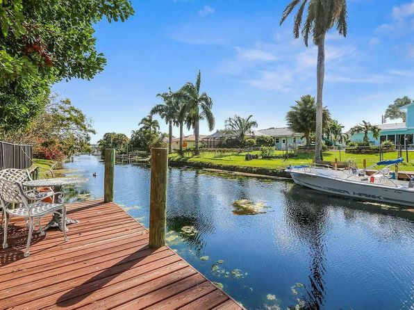 Palm Beach Gardens Homes With Private Boat Docks: Ultimate Waterfront Luxury 4 Palm Beach Gardens Homes With Private Boat Docks: Ultimate Waterfront Luxury
