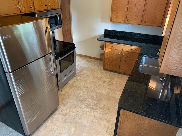 6621 13th kitchen_09292021