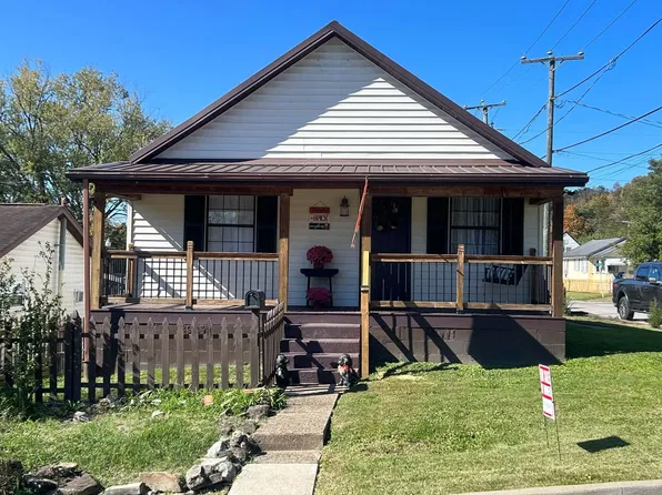 1366 Adams Ave, Milton, WV 25541