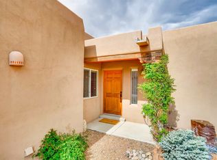 4 Calle Amistosa, Santa Fe, NM 87507