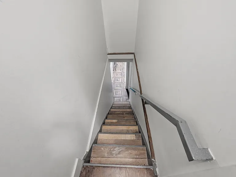 237 Frost St #1 — Photo 8