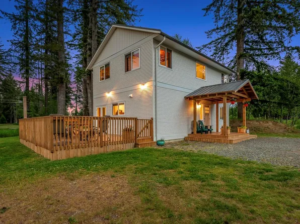 2056 Spike Rd, Comox Valley, BC V9J 1N5