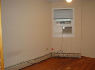 919 W Irving Park Rd APT 2F, Chicago, IL 60613