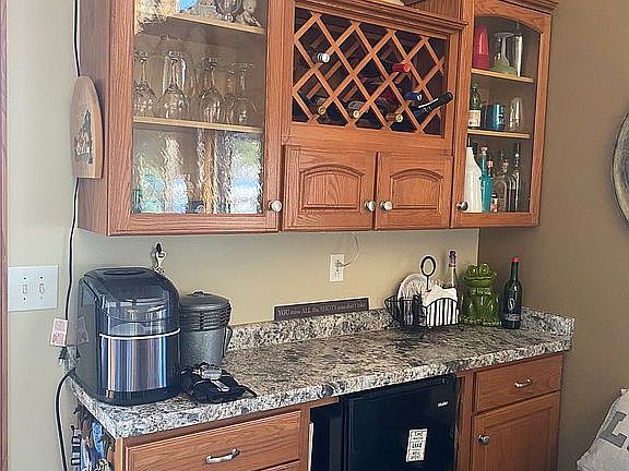 Bar area for entertaining!