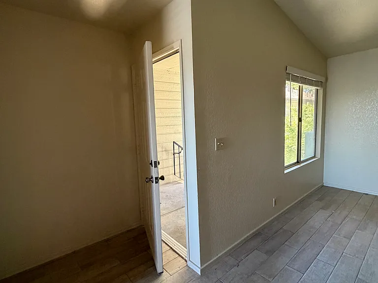 1201 S Central Ave #25 — Photo 1
