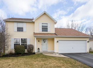 93 Hitching Post Ln, Amherst, NY 14228
