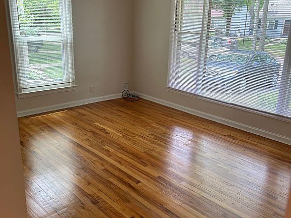 5th image of 2128 Thomas Ave