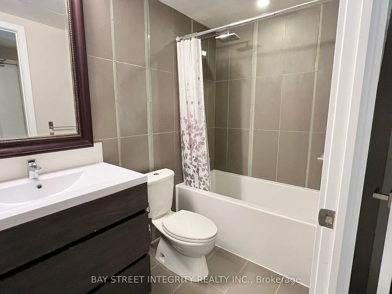 2 bed, $3,250 — Photo 4