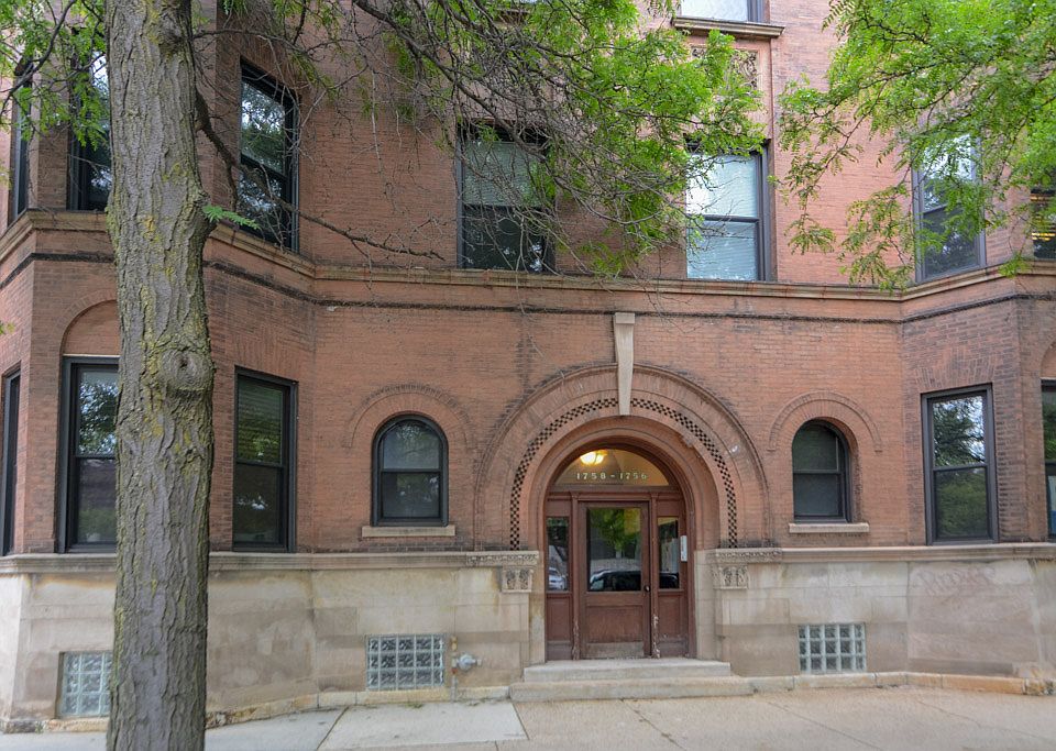 1st image of 1758 W Montrose Ave #3