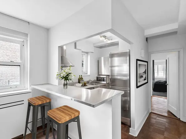 333 West 57th Street image 3 of 9