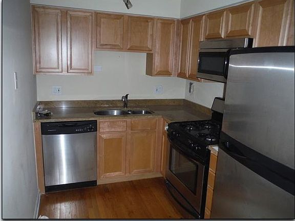 2nd image of 1415 W Lunt Ave APT 409