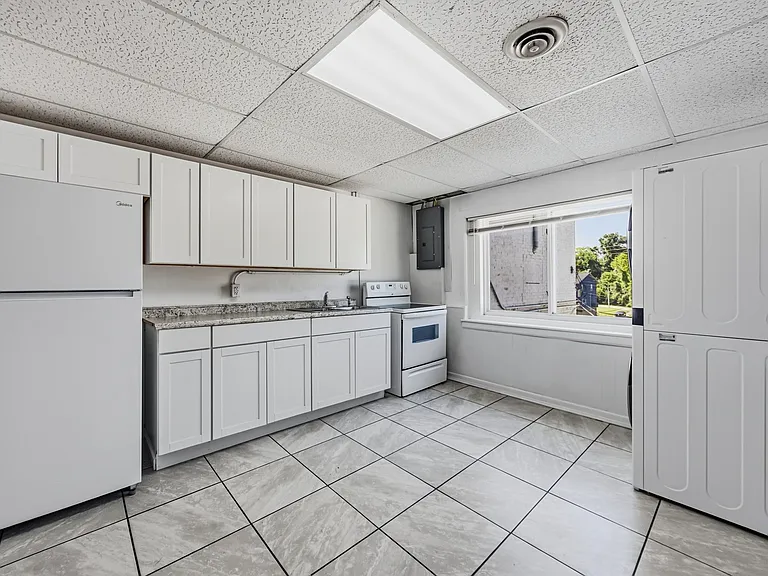 2 bed, 1.0 bath, 928 sqft, $1,450 — Photo 4