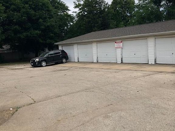 4th image of 4566 Governors Dr APT 2
