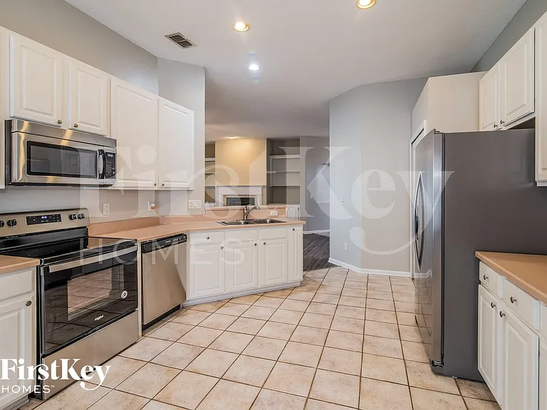 528 Millhouse Ln — Photo 6