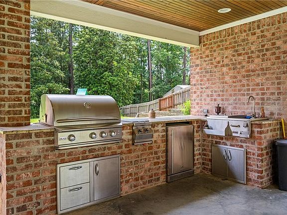 2nd image of 127 Woodforest Dr